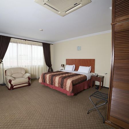 פרמריבו Hotel Elegance Nv מראה חיצוני תמונה