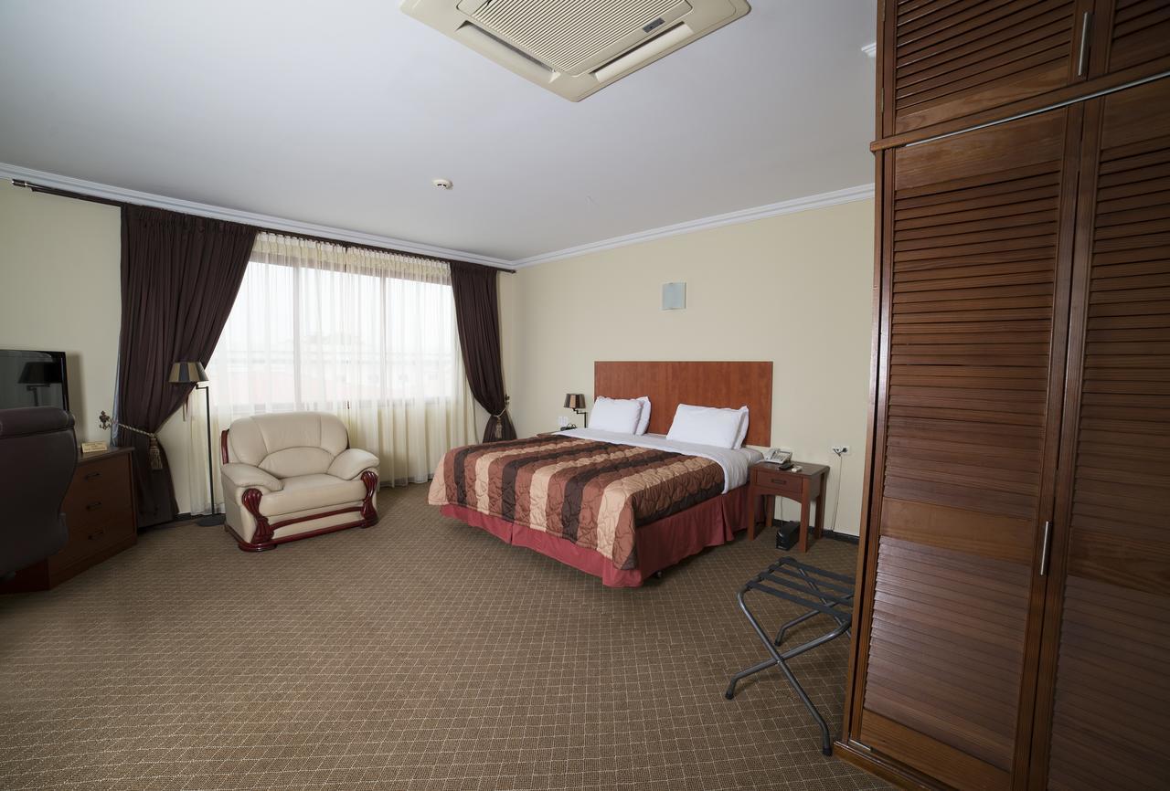 פרמריבו Hotel Elegance Nv מראה חיצוני תמונה