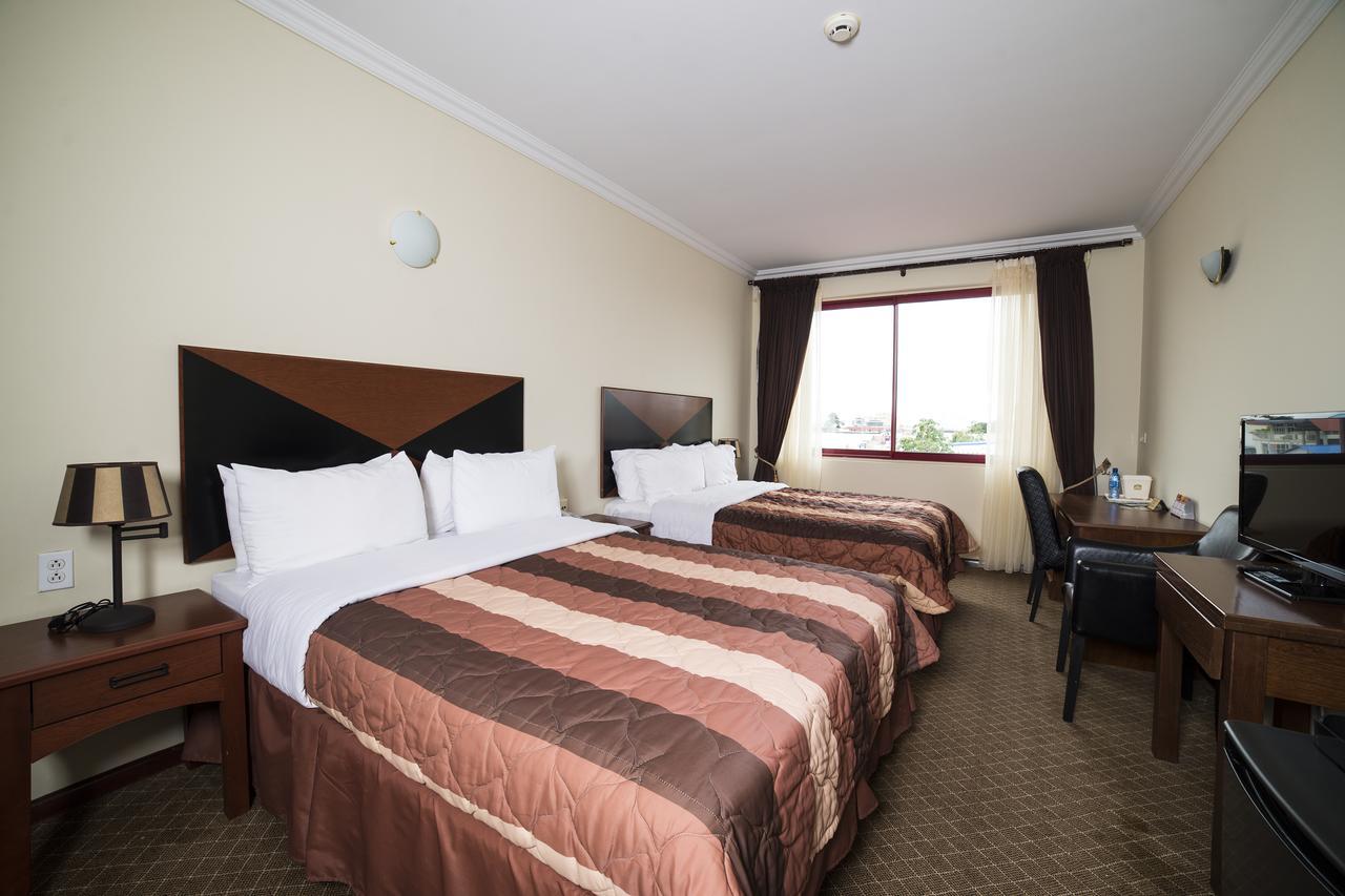 פרמריבו Hotel Elegance Nv מראה חיצוני תמונה