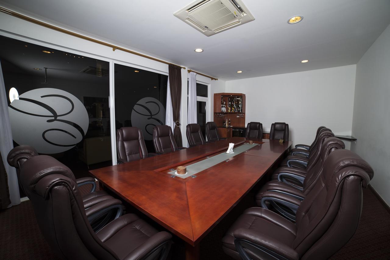 פרמריבו Hotel Elegance Nv מראה חיצוני תמונה