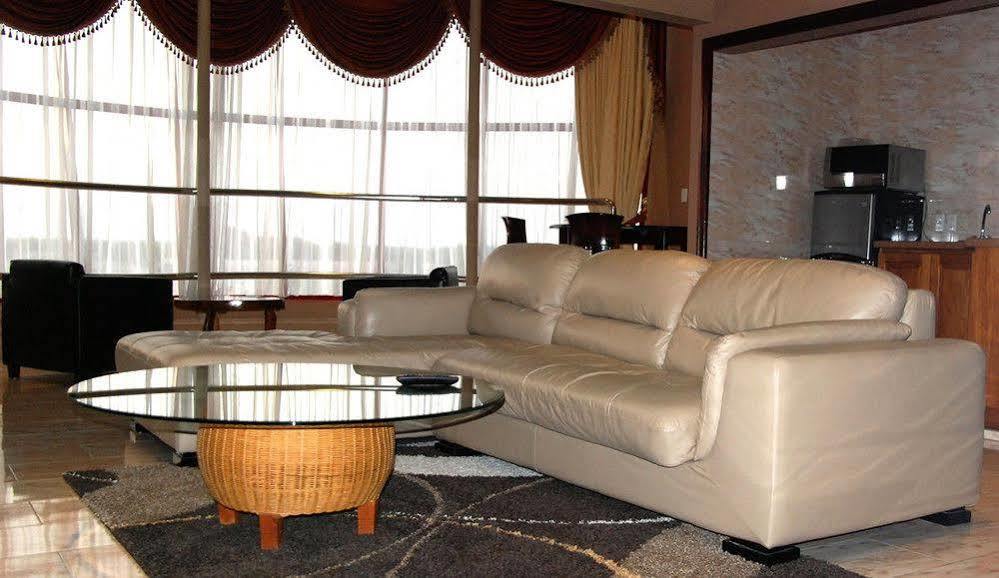 פרמריבו Hotel Elegance Nv מראה חיצוני תמונה