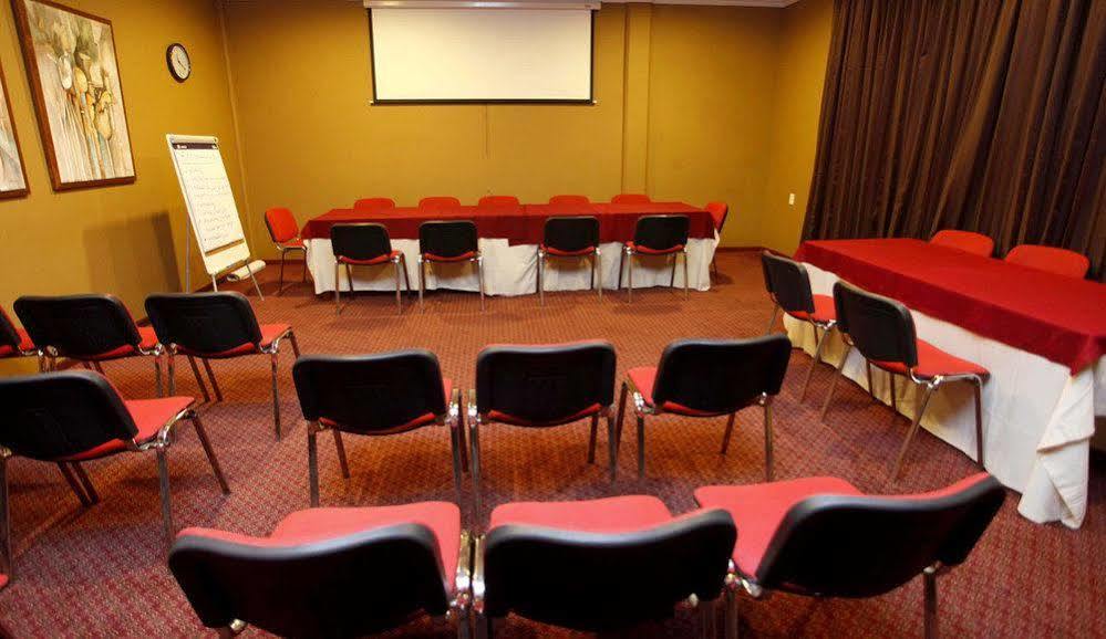 פרמריבו Hotel Elegance Nv מראה חיצוני תמונה
