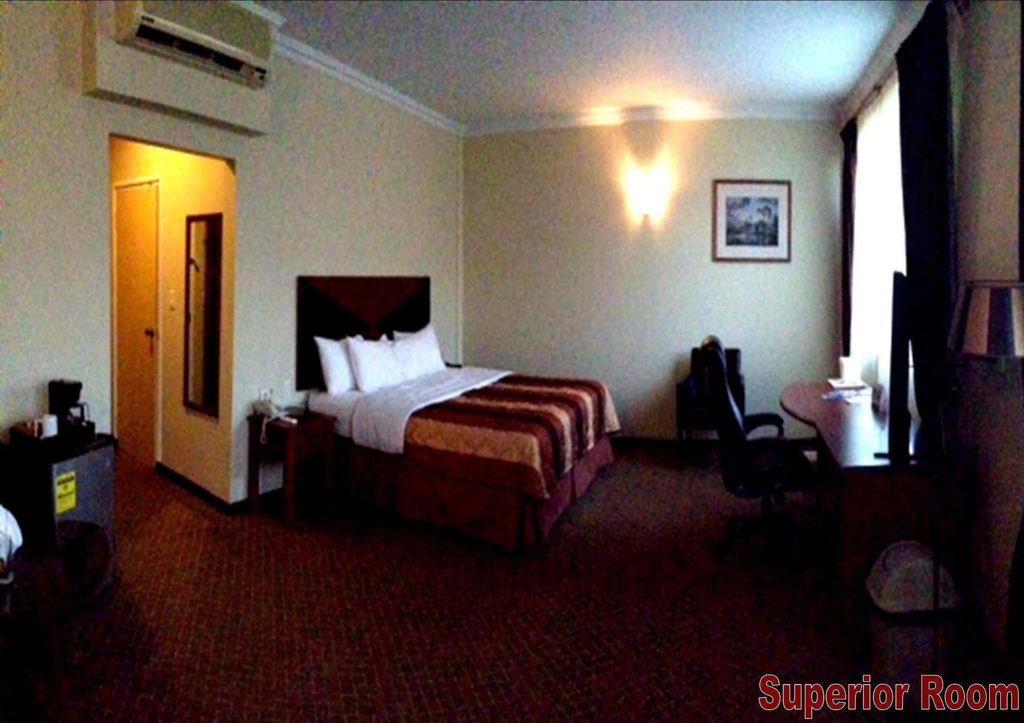 פרמריבו Hotel Elegance Nv מראה חיצוני תמונה