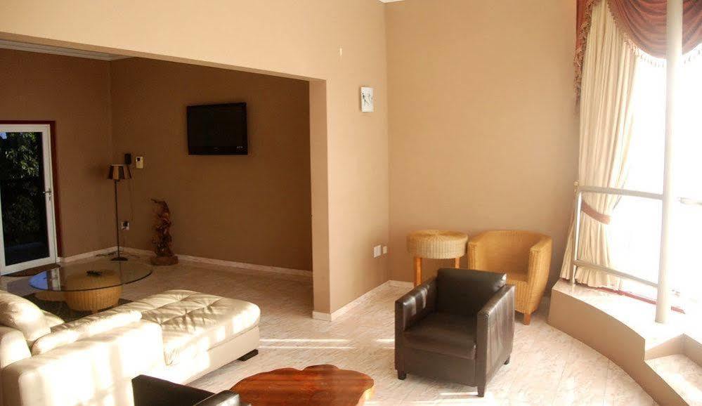 פרמריבו Hotel Elegance Nv מראה חיצוני תמונה