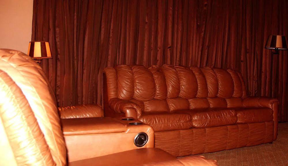 פרמריבו Hotel Elegance Nv מראה חיצוני תמונה