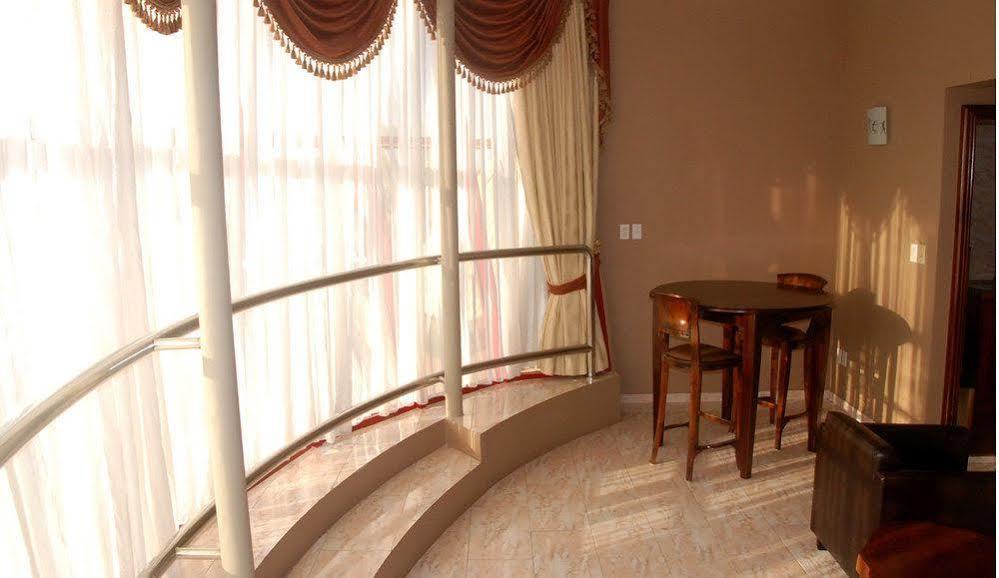 פרמריבו Hotel Elegance Nv מראה חיצוני תמונה