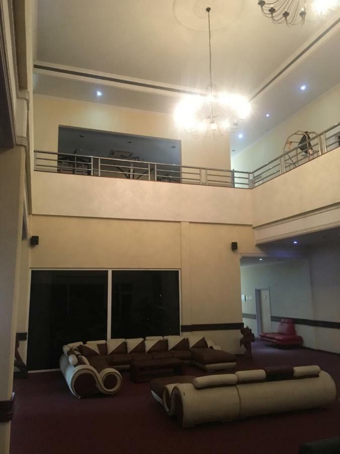 פרמריבו Hotel Elegance Nv מראה חיצוני תמונה